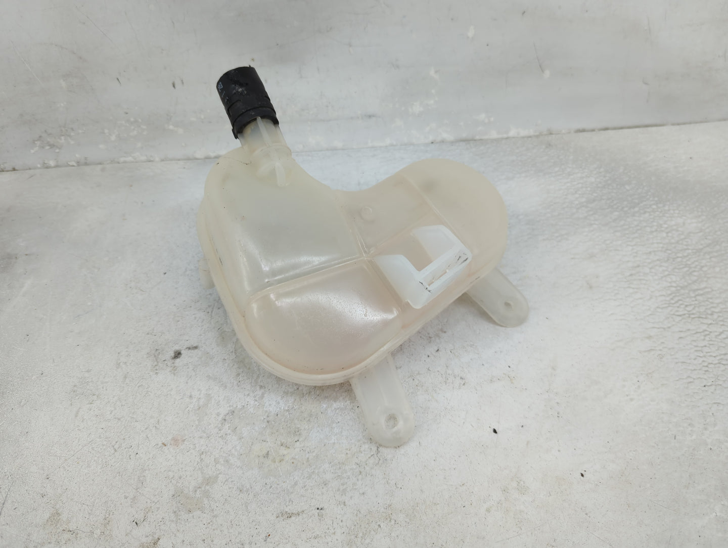 2016 Chevrolet Spark Radiator Coolant Overflow Expansion Tank Bottle 1433309 - Oemusedautoparts1.com
