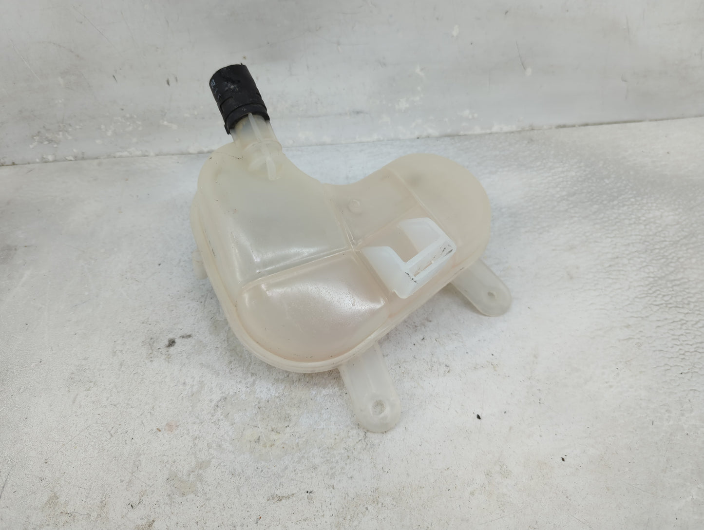 2016 Chevrolet Spark Radiator Coolant Overflow Expansion Tank Bottle 1433309 - Oemusedautoparts1.com