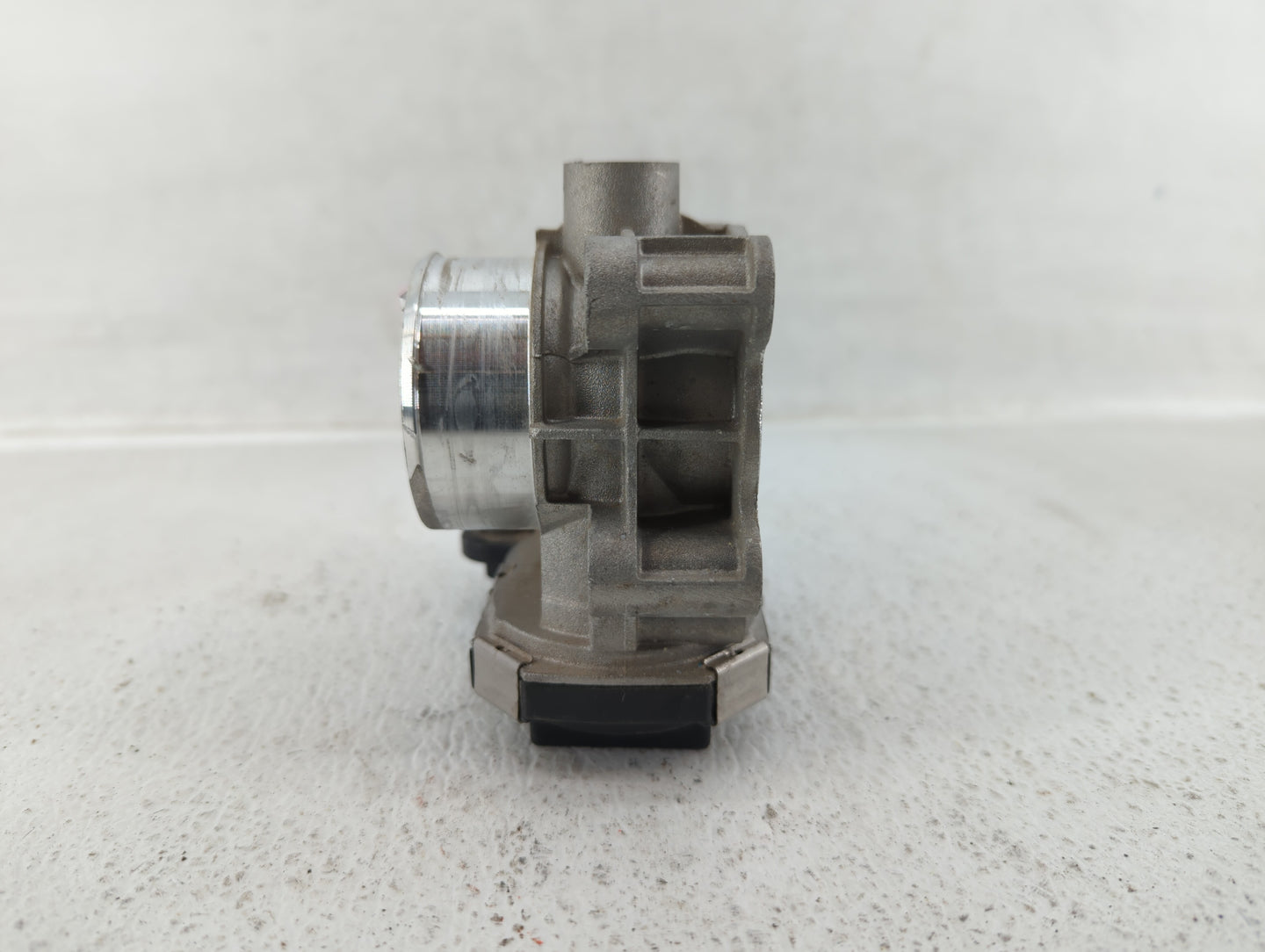 2016-2022 Chevrolet Spark Throttle Body P/N:12673014 Fits Fits 2016 2017 2018 2019 2020 2021 2022 OEM Used Auto Parts - Oemu