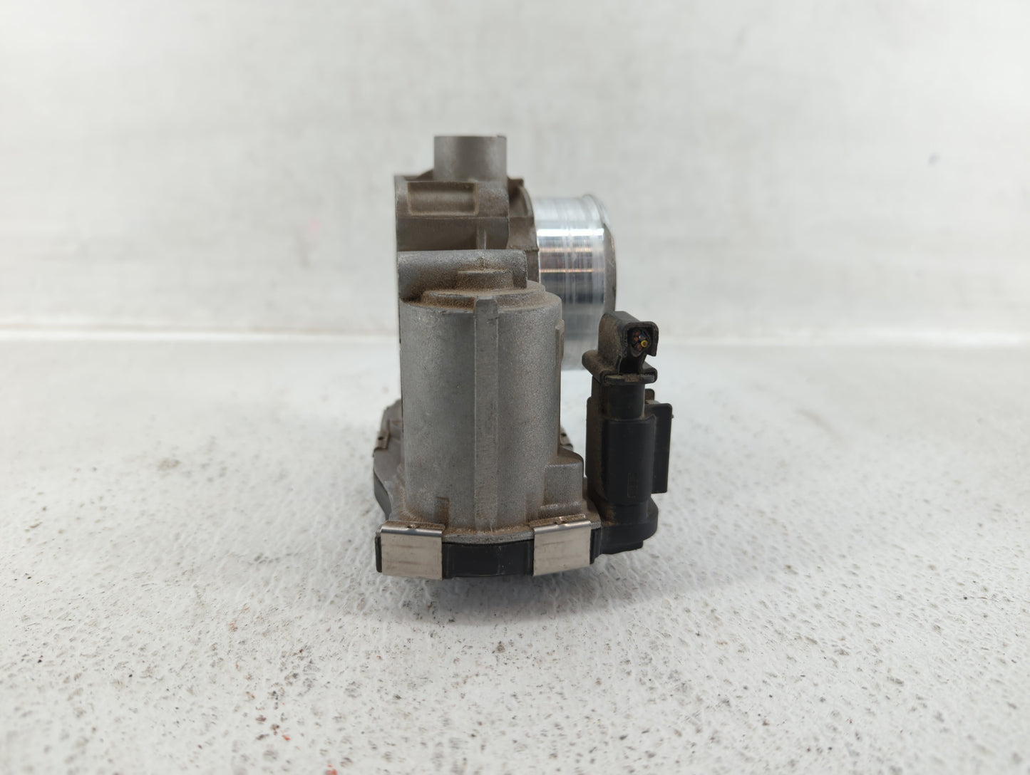 2016-2022 Chevrolet Spark Throttle Body P/N:12673014 Fits Fits 2016 2017 2018 2019 2020 2021 2022 OEM Used Auto Parts - Oemu