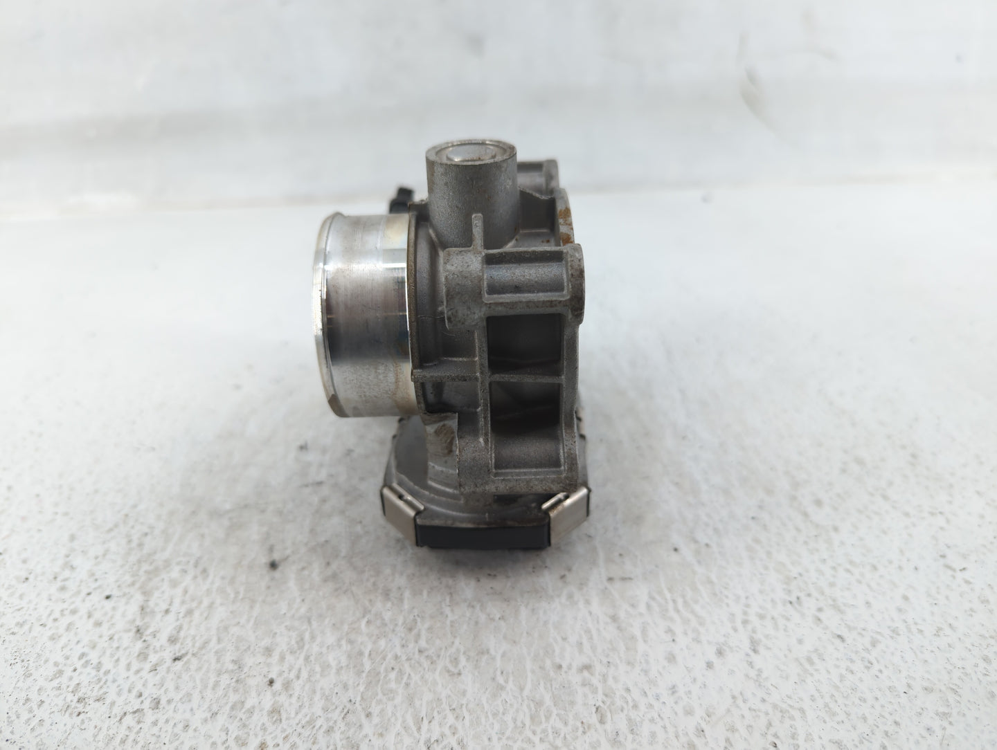 2016-2022 Chevrolet Spark Throttle Body P/N:12673014 Fits Fits 2016 2017 2018 2019 2020 2021 2022 OEM Used Auto Parts - Oemu