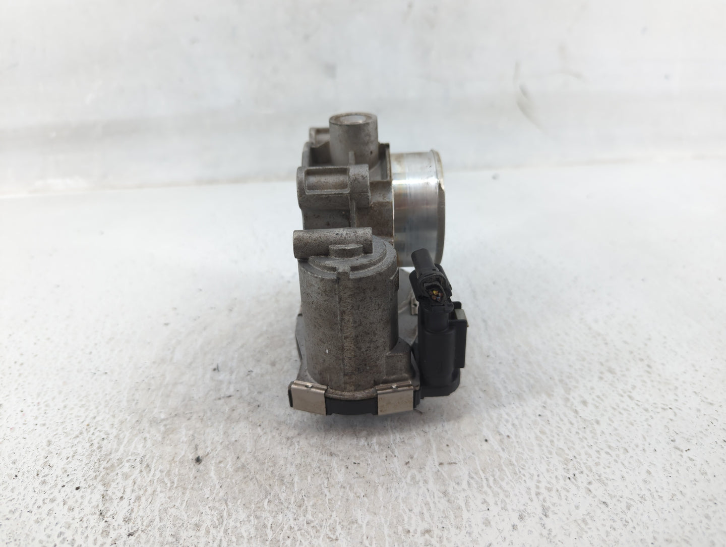2016-2022 Chevrolet Spark Throttle Body P/N:12673014 Fits Fits 2016 2017 2018 2019 2020 2021 2022 OEM Used Auto Parts - Oemu