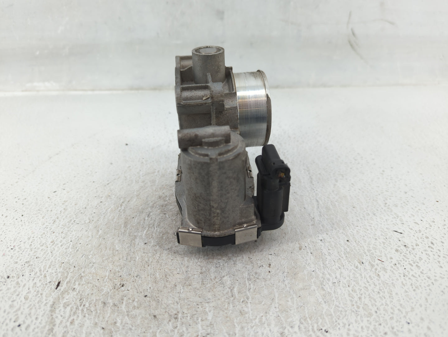 2016-2022 Chevrolet Spark Throttle Body P/N:12673014 Fits Fits 2016 2017 2018 2019 2020 2021 2022 OEM Used Auto Parts - Oemu