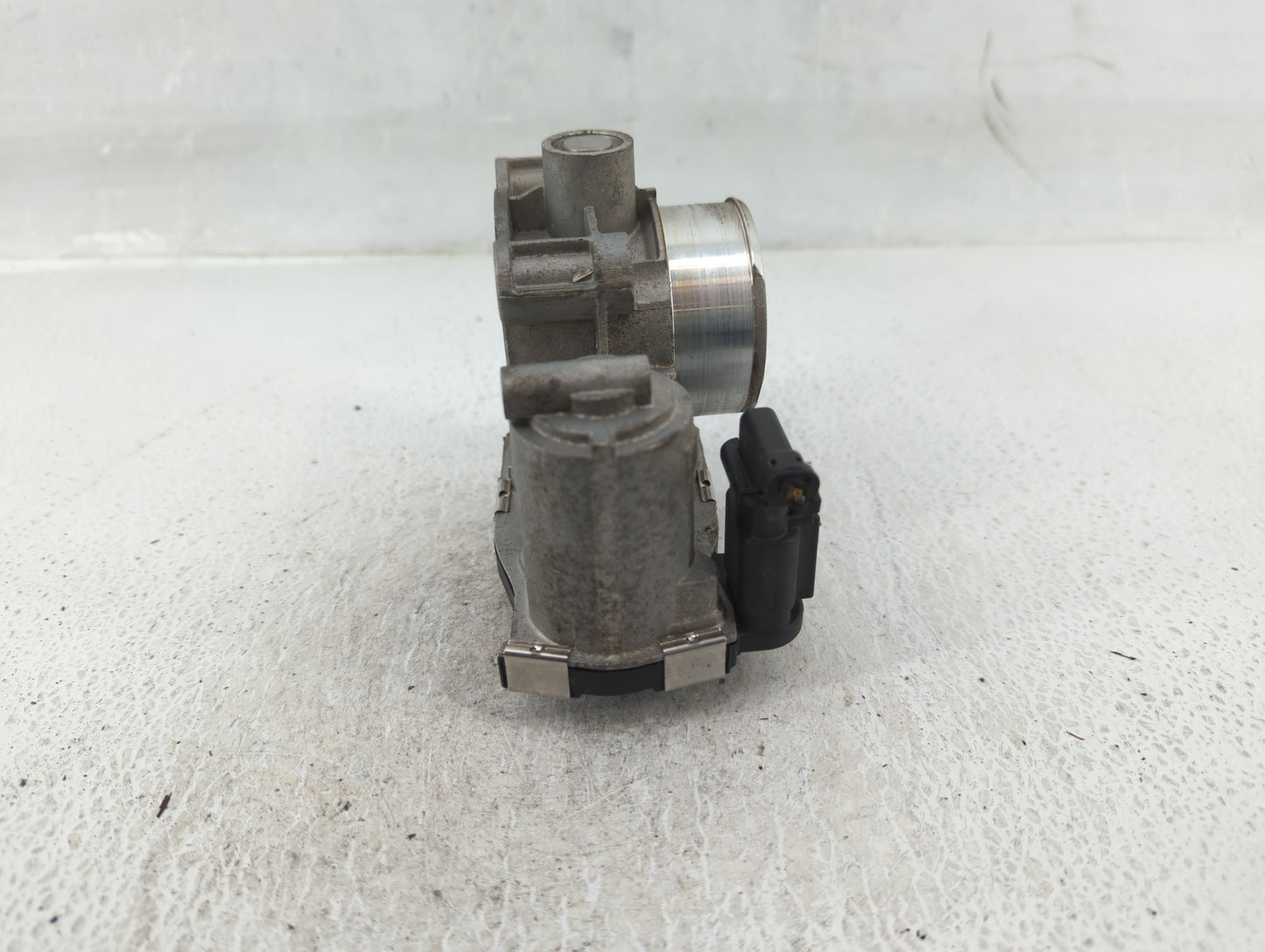 2016-2022 Chevrolet Spark Throttle Body P/N:12673014 Fits Fits 2016 2017 2018 2019 2020 2021 2022 OEM Used Auto Parts - Oemu