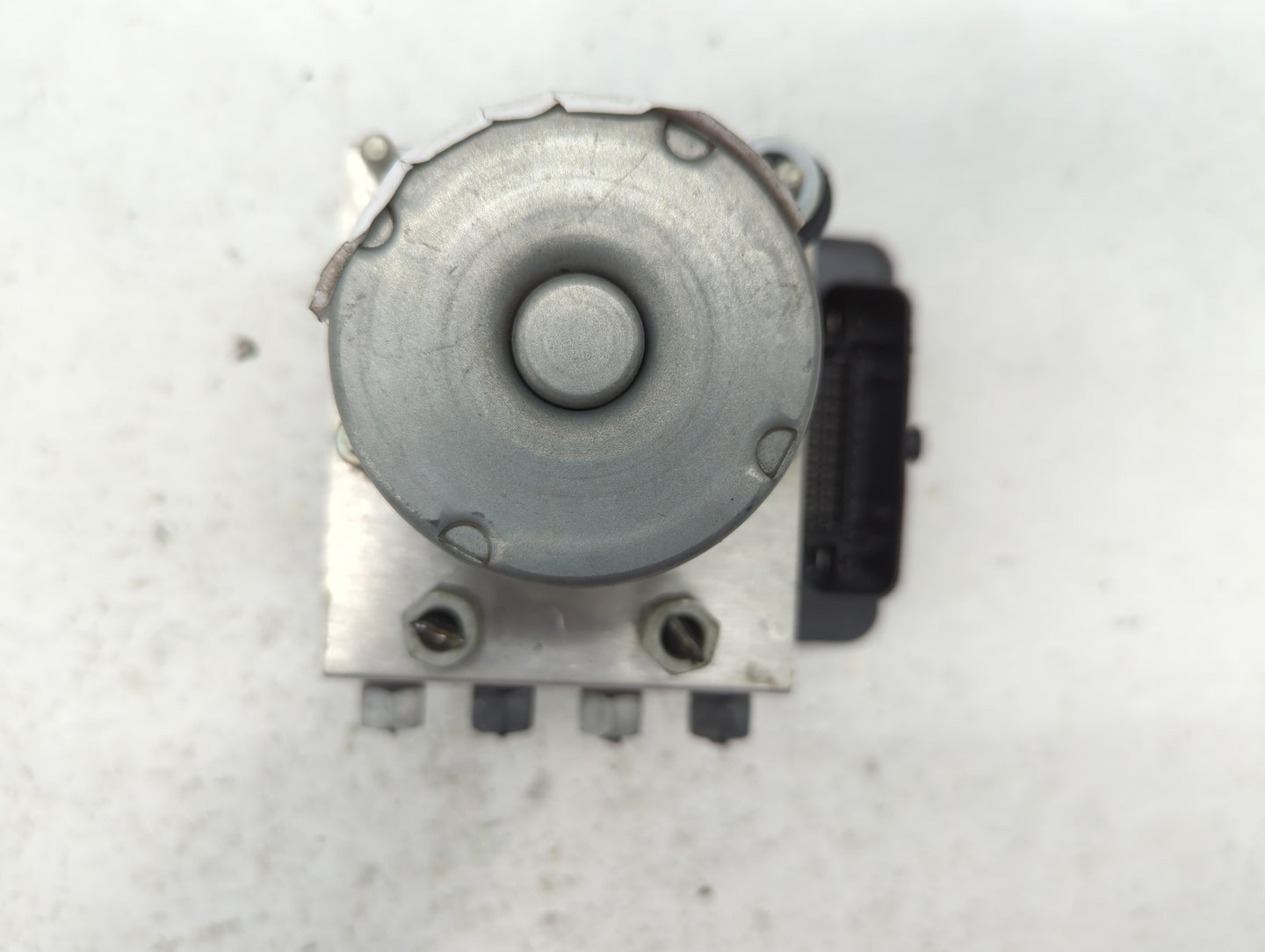 2019-2022 Chevrolet Spark ABS Pump Control Module Replacement P/N:42620114 Fits Fits 2019 2020 2021 2022 OEM Used Auto Parts