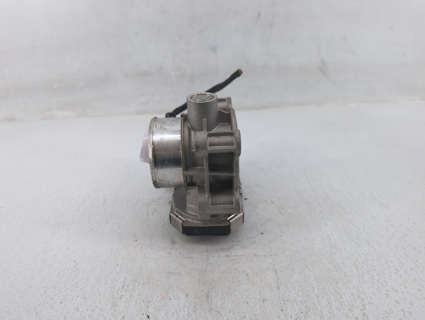 2016-2022 Chevrolet Spark Throttle Body P/N:12673014 Fits Fits 2016 2017 2018 2019 2020 2021 2022 OEM Used Auto Parts - Oemu