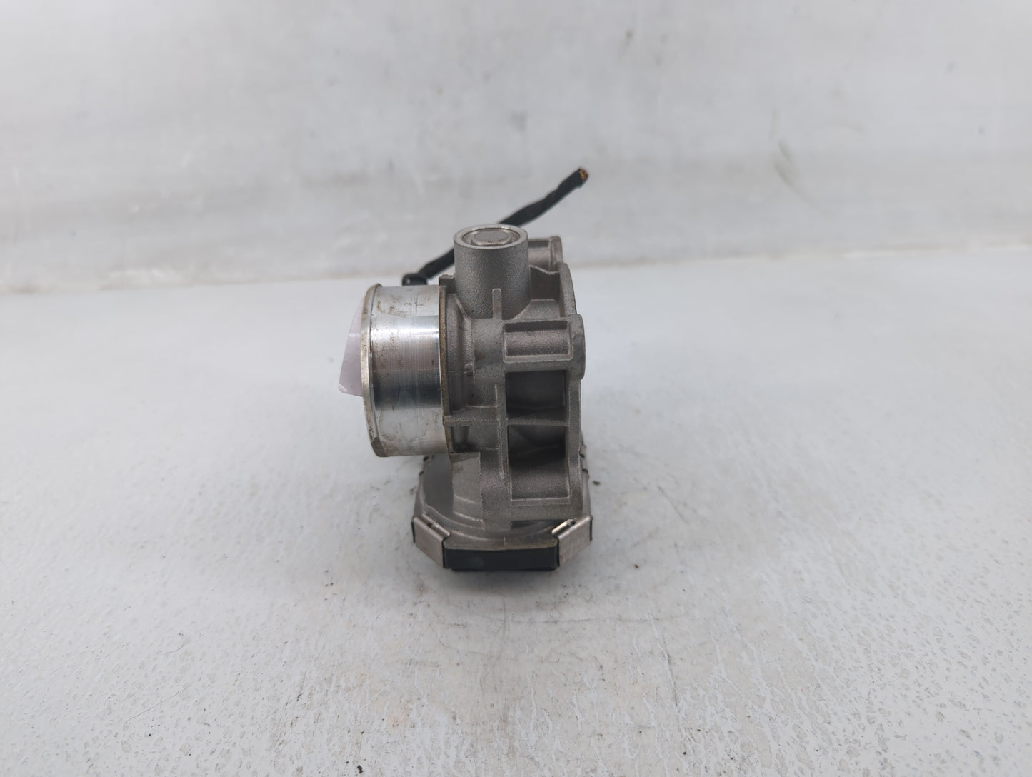 2016-2022 Chevrolet Spark Throttle Body P/N:12673014 Fits Fits 2016 2017 2018 2019 2020 2021 2022 OEM Used Auto Parts - Oemu