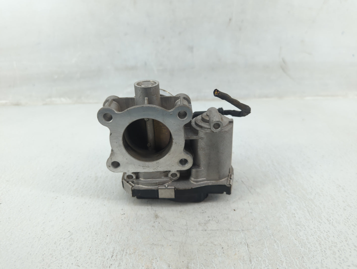 2016-2022 Chevrolet Spark Throttle Body P/N:12673014 Fits Fits 2016 2017 2018 2019 2020 2021 2022 OEM Used Auto Parts - Oemu