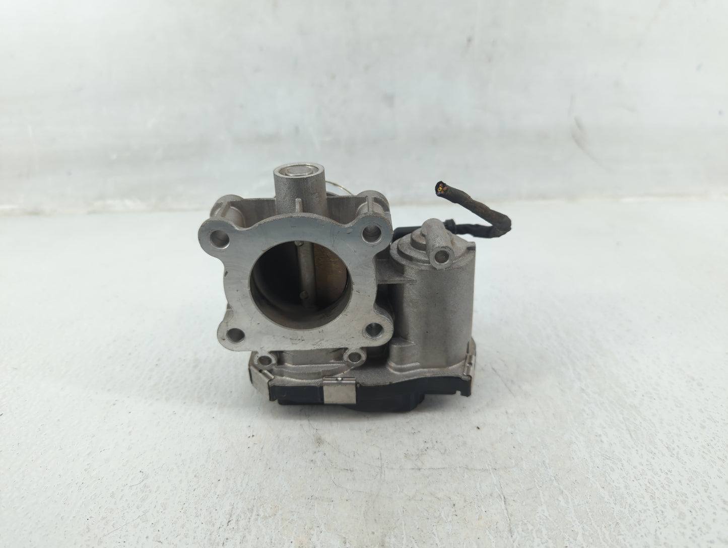 2016-2022 Chevrolet Spark Throttle Body P/N:12673014 Fits Fits 2016 2017 2018 2019 2020 2021 2022 OEM Used Auto Parts - Oemu