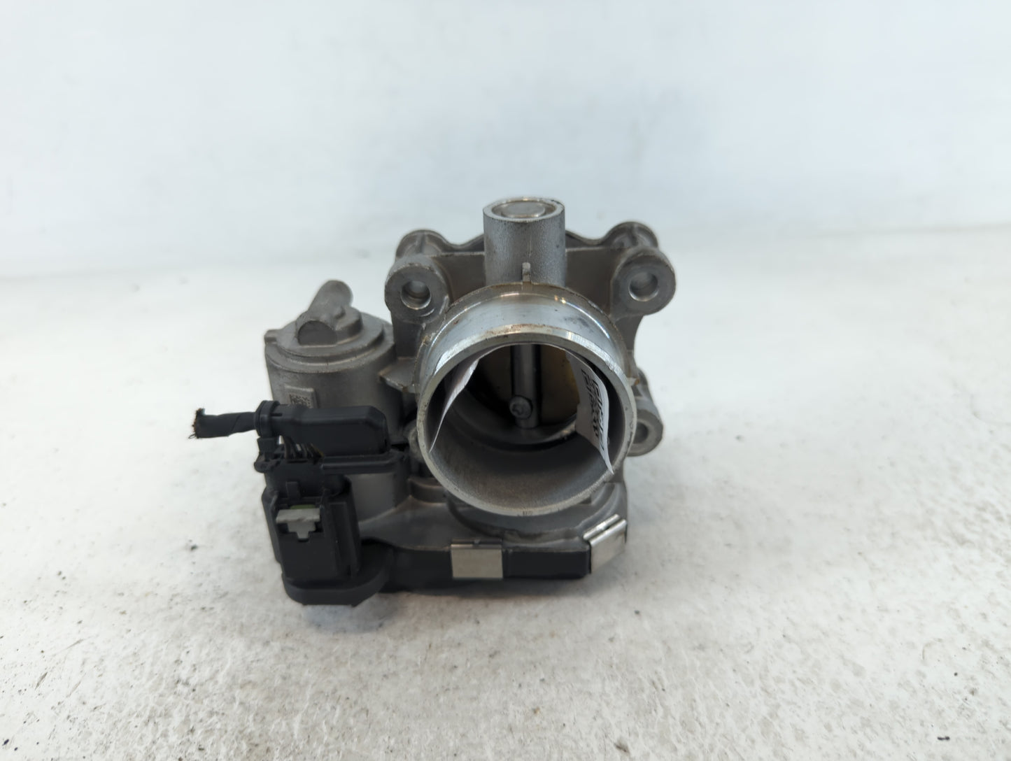 2016-2022 Chevrolet Spark Throttle Body P/N:12673014 Fits Fits 2016 2017 2018 2019 2020 2021 2022 OEM Used Auto Parts - Oemu