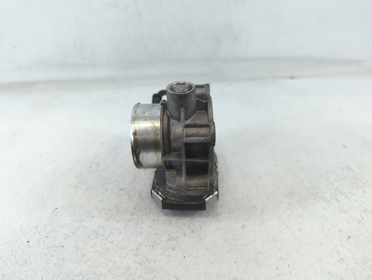 2016-2022 Chevrolet Spark Throttle Body P/N:12673014 Fits Fits 2016 2017 2018 2019 2020 2021 2022 OEM Used Auto Parts - Oemu