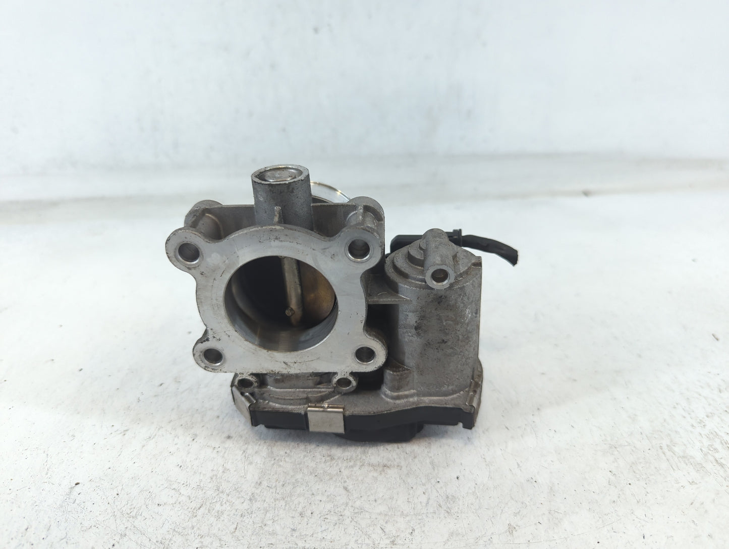 2016-2022 Chevrolet Spark Throttle Body P/N:12673014 Fits Fits 2016 2017 2018 2019 2020 2021 2022 OEM Used Auto Parts - Oemu