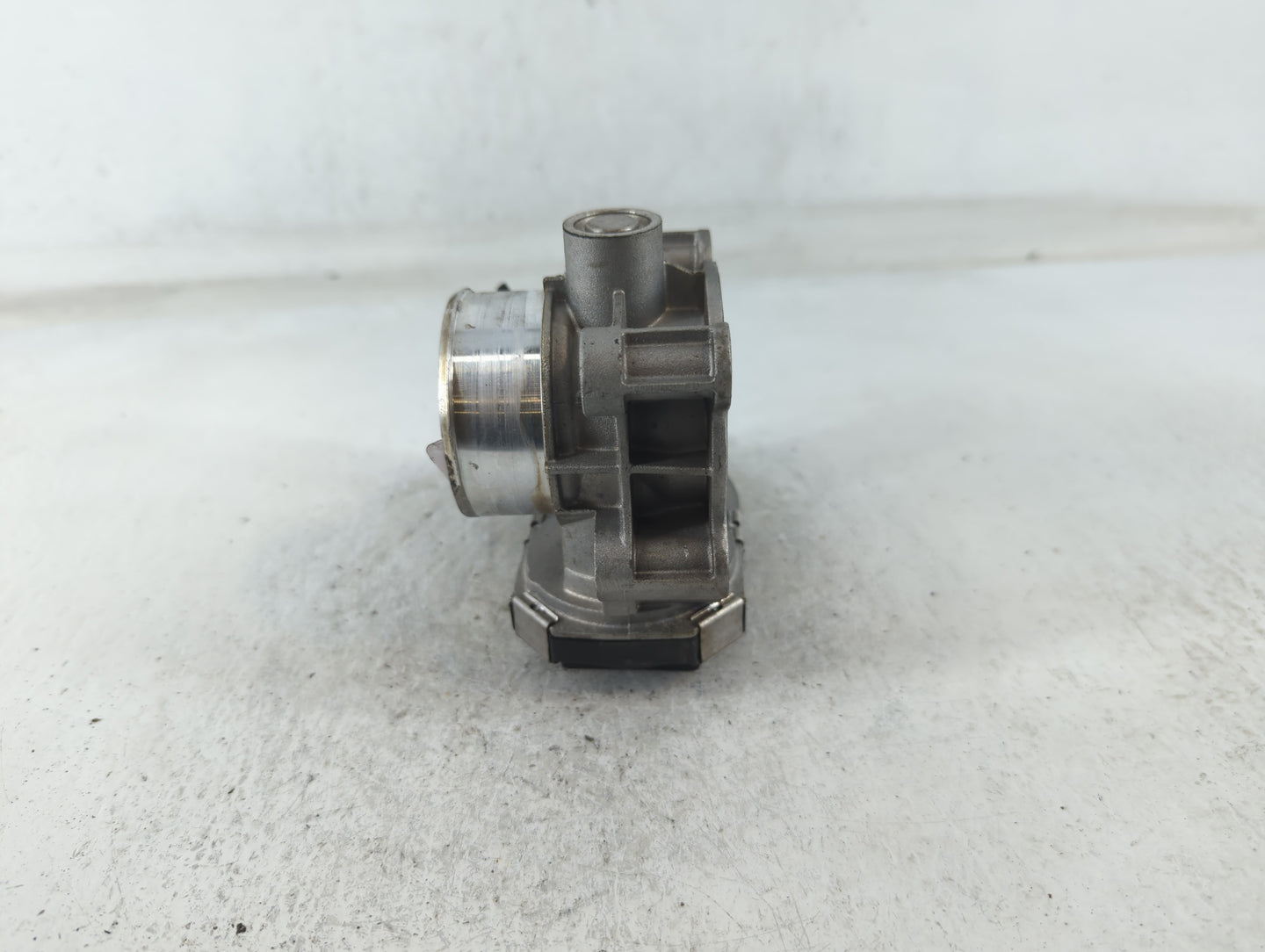 2016-2022 Chevrolet Spark Throttle Body P/N:126730 4 Fits Fits 2016 2017 2018 2019 2020 2021 2022 OEM Used Auto Parts - Oemu