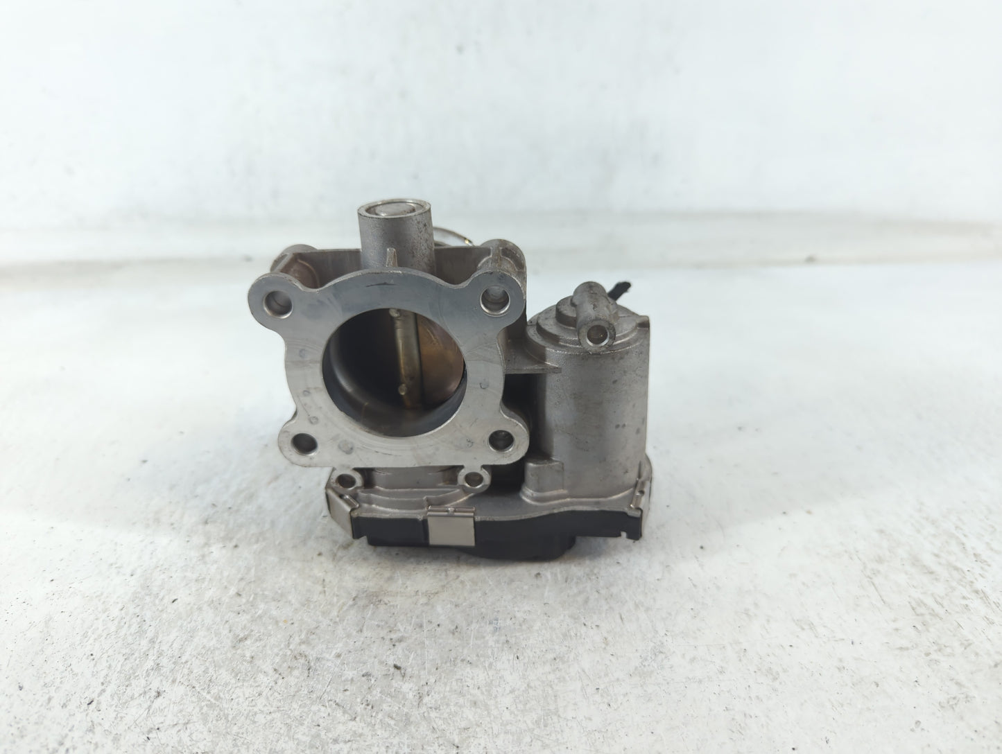 2016-2022 Chevrolet Spark Throttle Body P/N:126730 4 Fits Fits 2016 2017 2018 2019 2020 2021 2022 OEM Used Auto Parts - Oemu