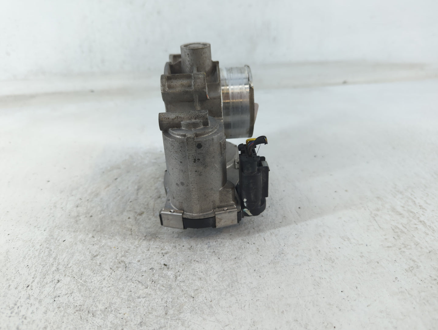 2016-2022 Chevrolet Spark Throttle Body P/N:126730 4 Fits Fits 2016 2017 2018 2019 2020 2021 2022 OEM Used Auto Parts - Oemu