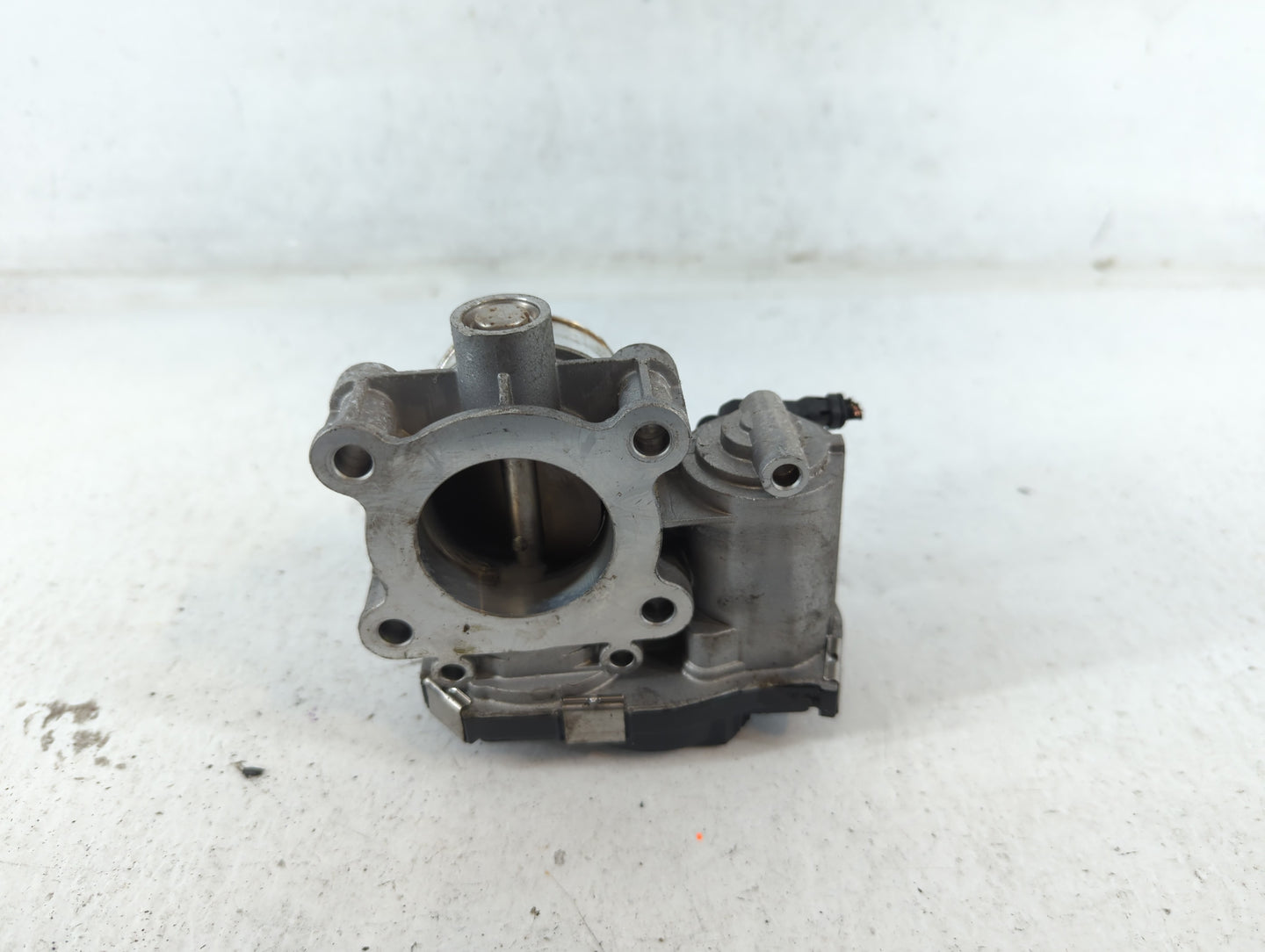 2016-2022 Chevrolet Spark Throttle Body P/N:12673014 Fits Fits 2016 2017 2018 2019 2020 2021 2022 OEM Used Auto Parts - Oemu