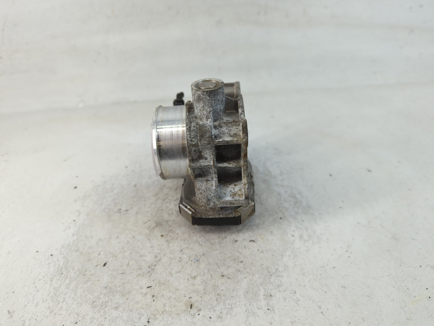 2016-2022 Chevrolet Spark Throttle Body P/N:12673014 Fits Fits 2016 2017 2018 2019 2020 2021 2022 OEM Used Auto Parts - Oemu