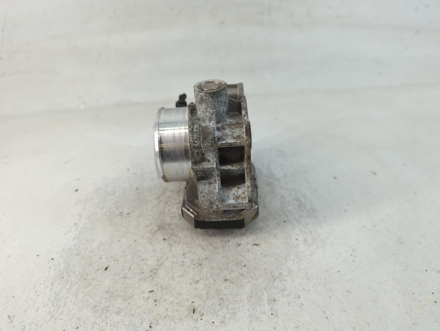 2016-2022 Chevrolet Spark Throttle Body P/N:12673014 Fits Fits 2016 2017 2018 2019 2020 2021 2022 OEM Used Auto Parts - Oemu