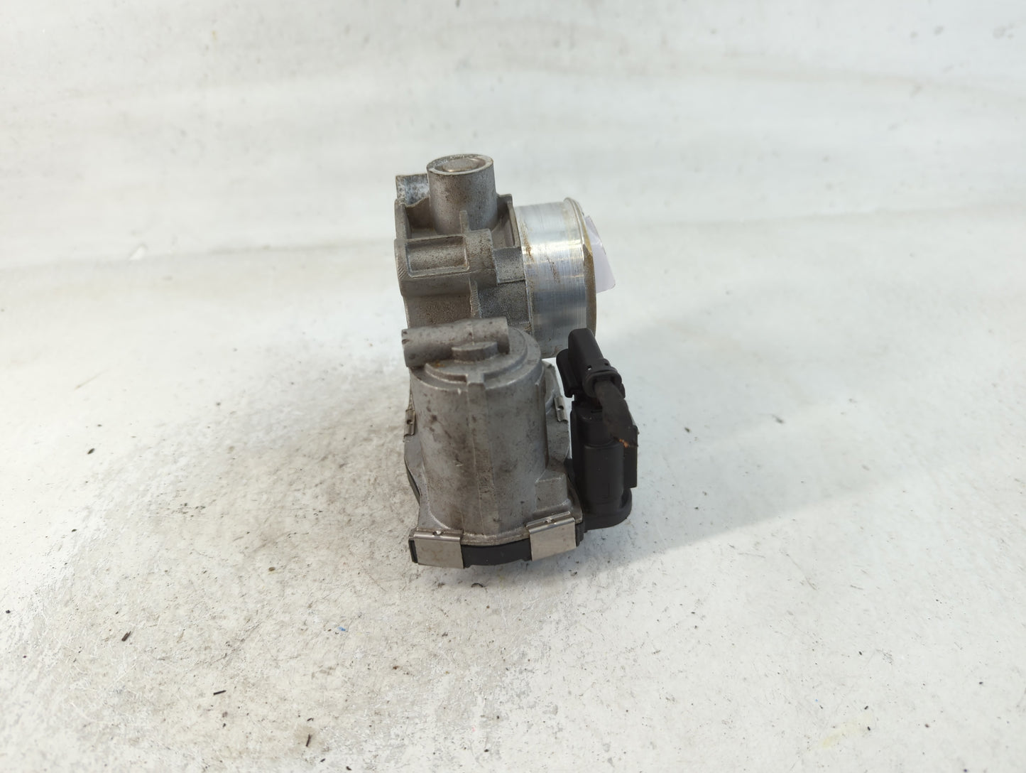 2016-2022 Chevrolet Spark Throttle Body P/N:12673014 Fits Fits 2016 2017 2018 2019 2020 2021 2022 OEM Used Auto Parts - Oemu