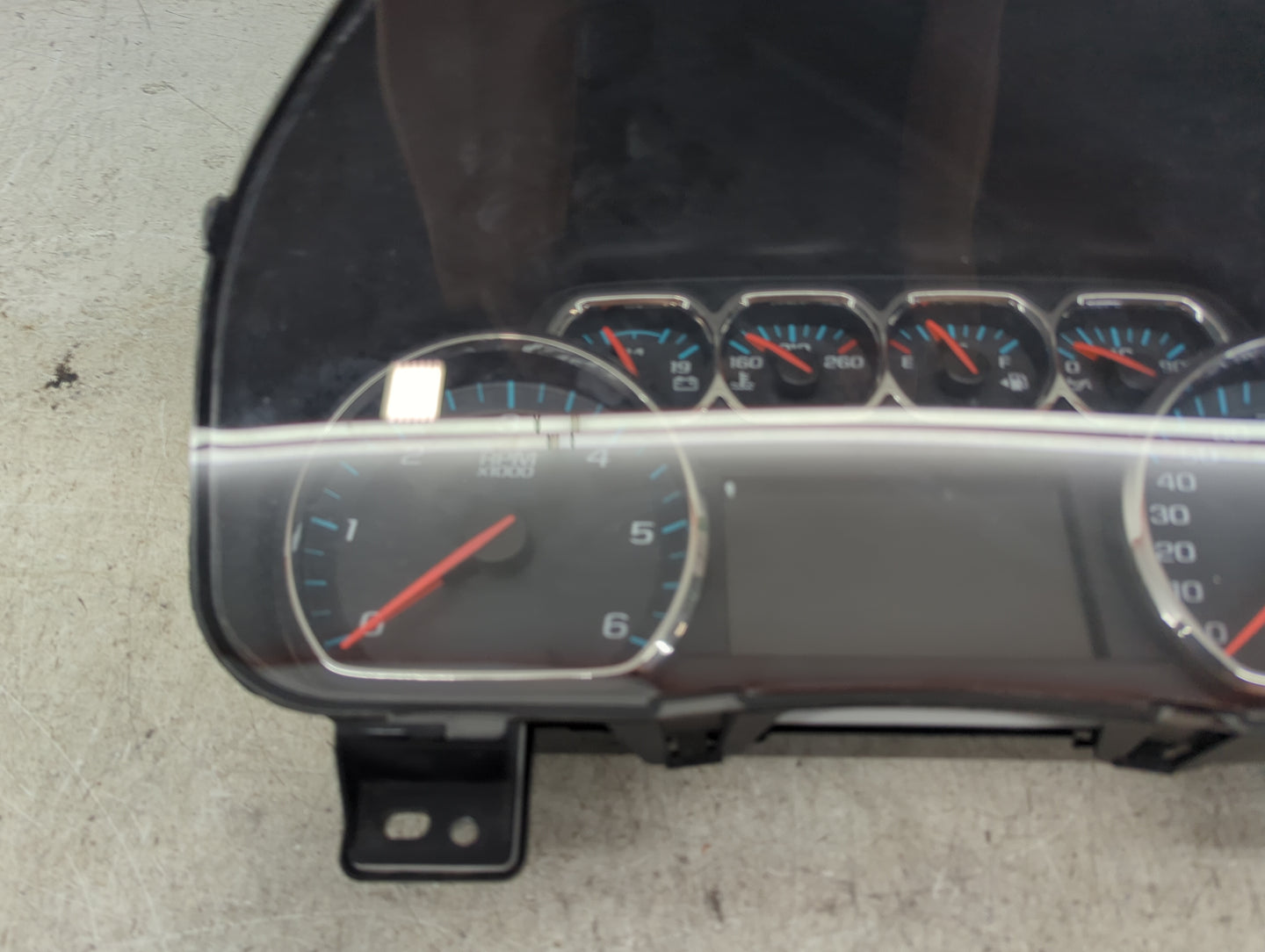2018 Chevrolet Suburban Instrument Cluster Speedometer Gauges P/N:23833223 84597916, 7110500000000X Miles: Fits Fits 2019 20