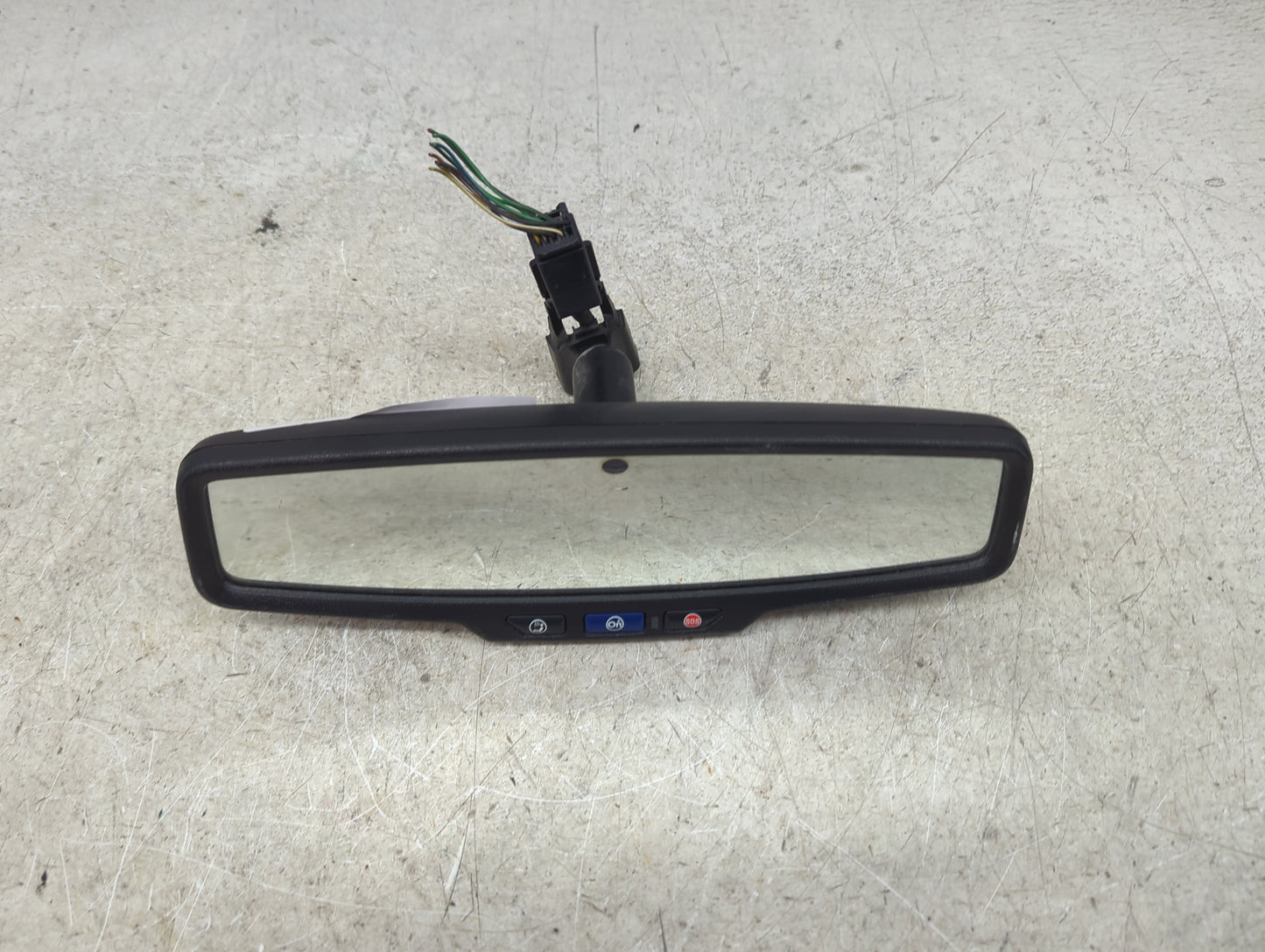 2019 Chevrolet Suburban Interior Rear View Mirror Replacement OEM P/N:E13 026538 Fits OEM Used Auto Parts - Oemusedautoparts