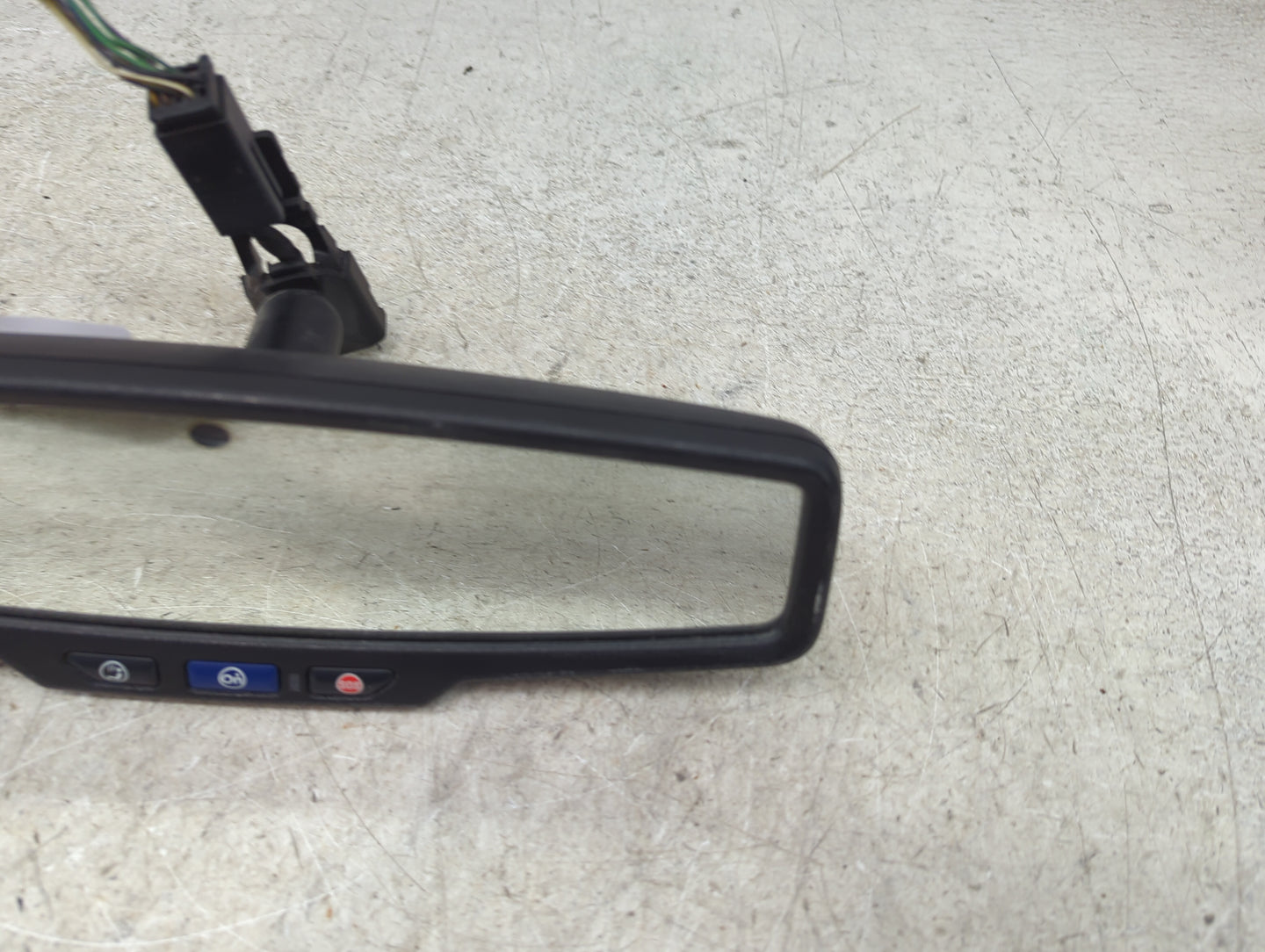 2019 Chevrolet Suburban Interior Rear View Mirror Replacement OEM P/N:E13 026538 Fits OEM Used Auto Parts - Oemusedautoparts