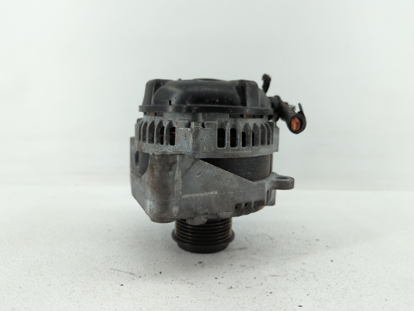 2019 Chevrolet Suburban Alternator Replacement Generator Charging Assembly Engine OEM P/N:23487089 2139814 Fits OEM Used Aut