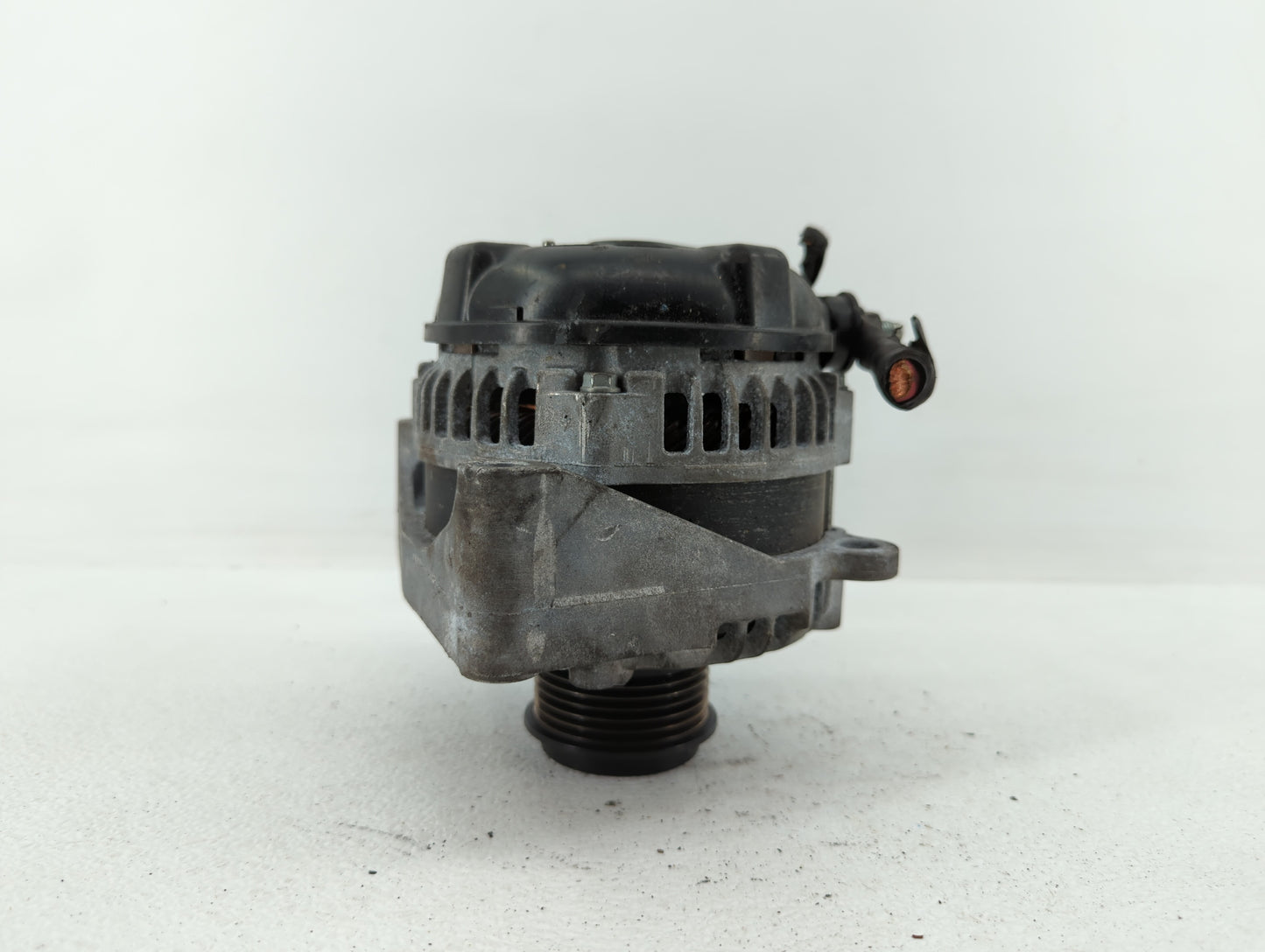 2019 Chevrolet Suburban Alternator Replacement Generator Charging Assembly Engine OEM P/N:23487089 2139814 Fits OEM Used Aut