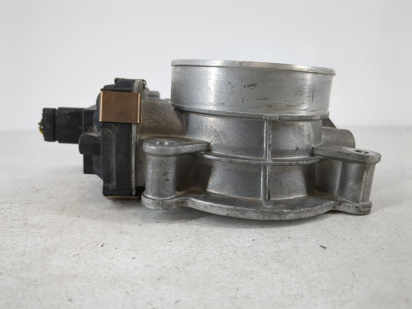 2019 Chevrolet Suburban 1500 Throttle Body P/N:12678224 Fits Fits 2014 2015 2016 2017 2018 2020 2021 2022 OEM Used Auto Part