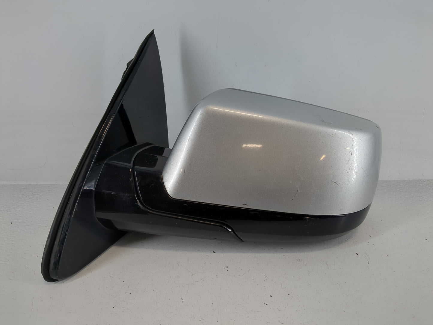2019 Chevrolet Suburban 1500 Driver Side View Mirror - Left Door Mirror OEM Used - Oemusedautoparts1.com