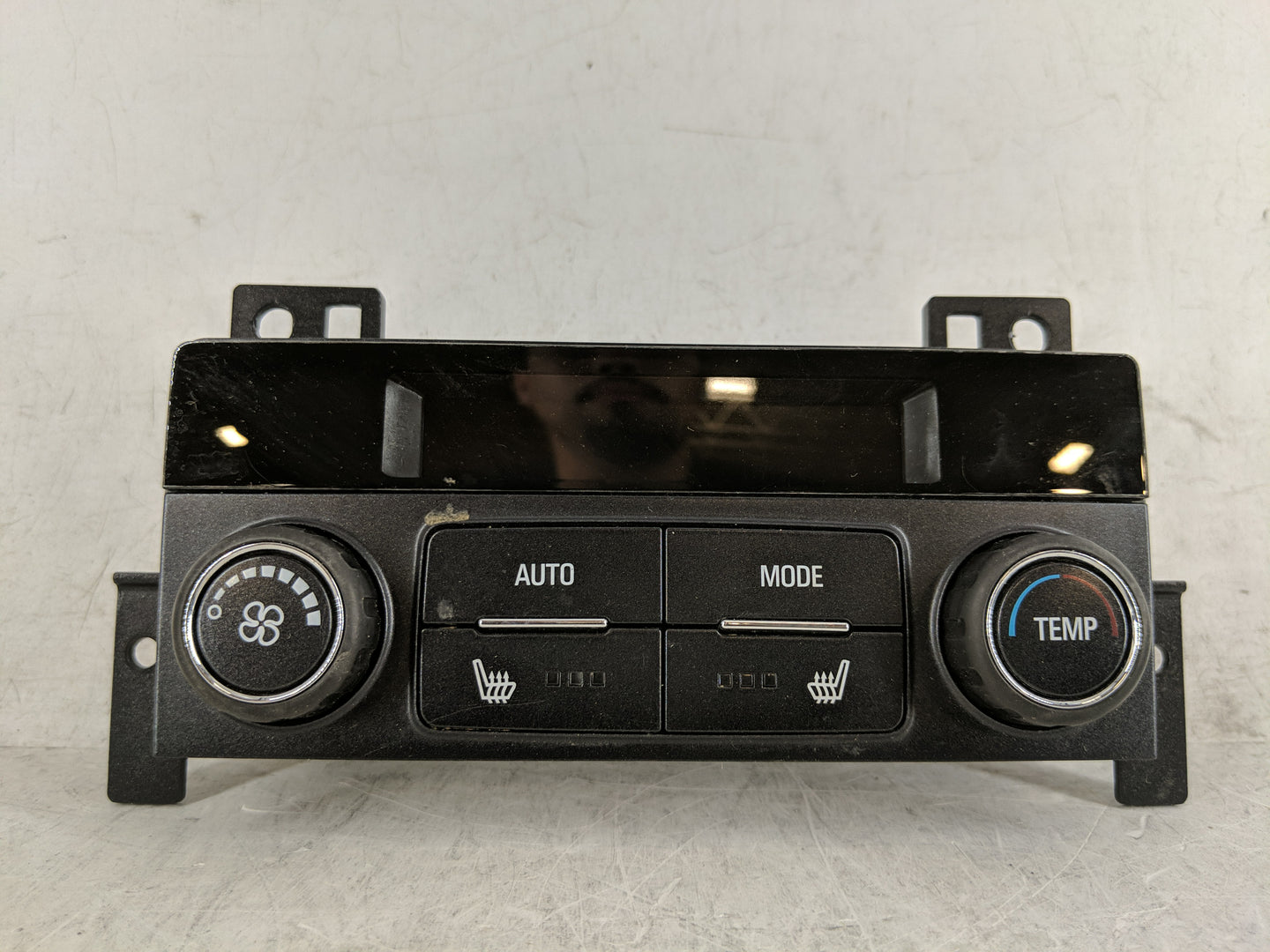 2019 Chevrolet Suburban 1500 Climate Control Module Temperature AC/Heater Replacement P/N:23467328 Fits OEM Used Auto Parts 