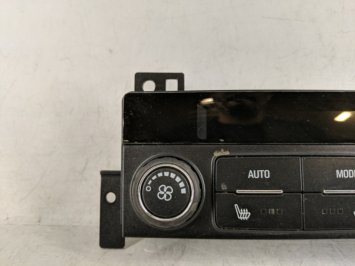 2019 Chevrolet Suburban 1500 Climate Control Module Temperature AC/Heater Replacement P/N:23467328 Fits OEM Used Auto Parts 