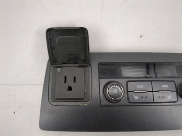 2019 Chevrolet Suburban 1500 Climate Control Module Temperature AC/Heater Replacement P/N:23467328 Fits OEM Used Auto Parts