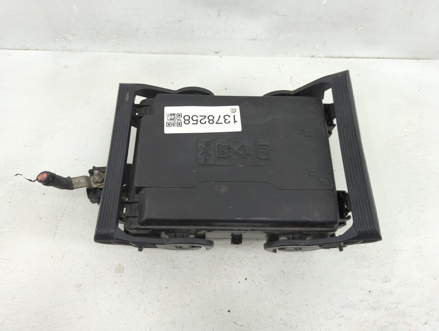2019 Chevrolet Suburban 1500 Fusebox Fuse Box Panel Relay Module Fits Fits 2015 2016 2017 2018 2020 OEM Used Auto Parts - Oe