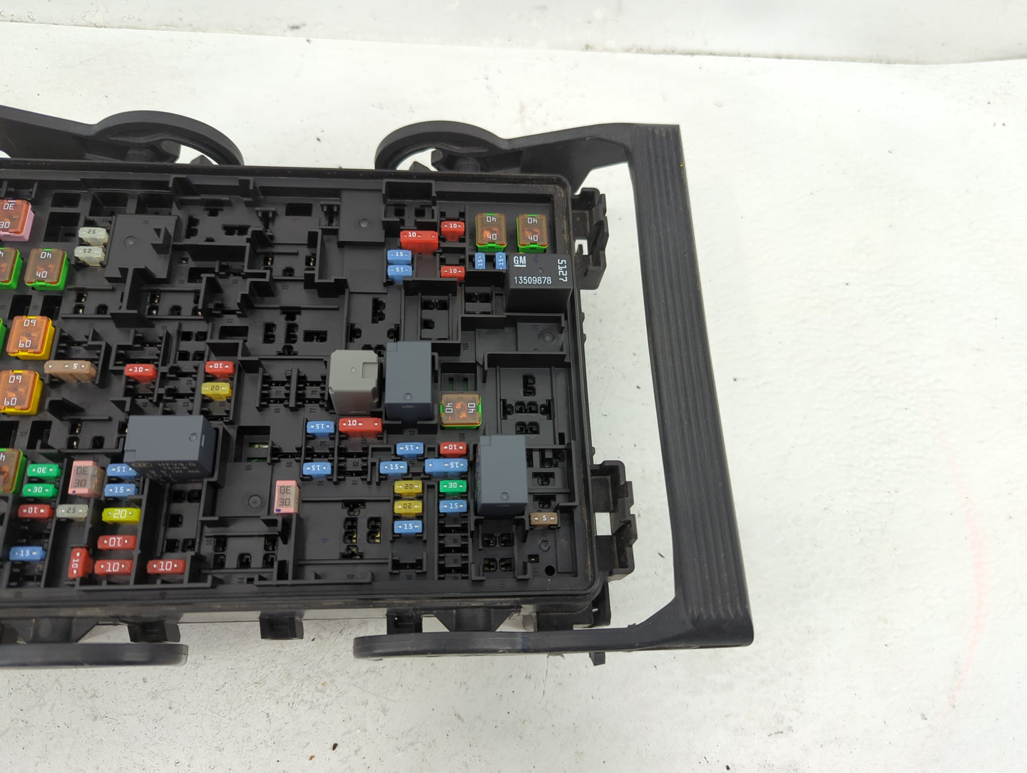 2019 Chevrolet Suburban 1500 Fusebox Fuse Box Panel Relay Module Fits Fits 2015 2016 2017 2018 2020 OEM Used Auto Parts - Oe