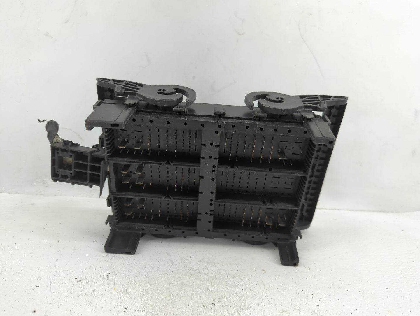 2019 Chevrolet Suburban 1500 Fusebox Fuse Box Panel Relay Module Fits Fits 2015 2016 2017 2018 2020 OEM Used Auto Parts - Oe