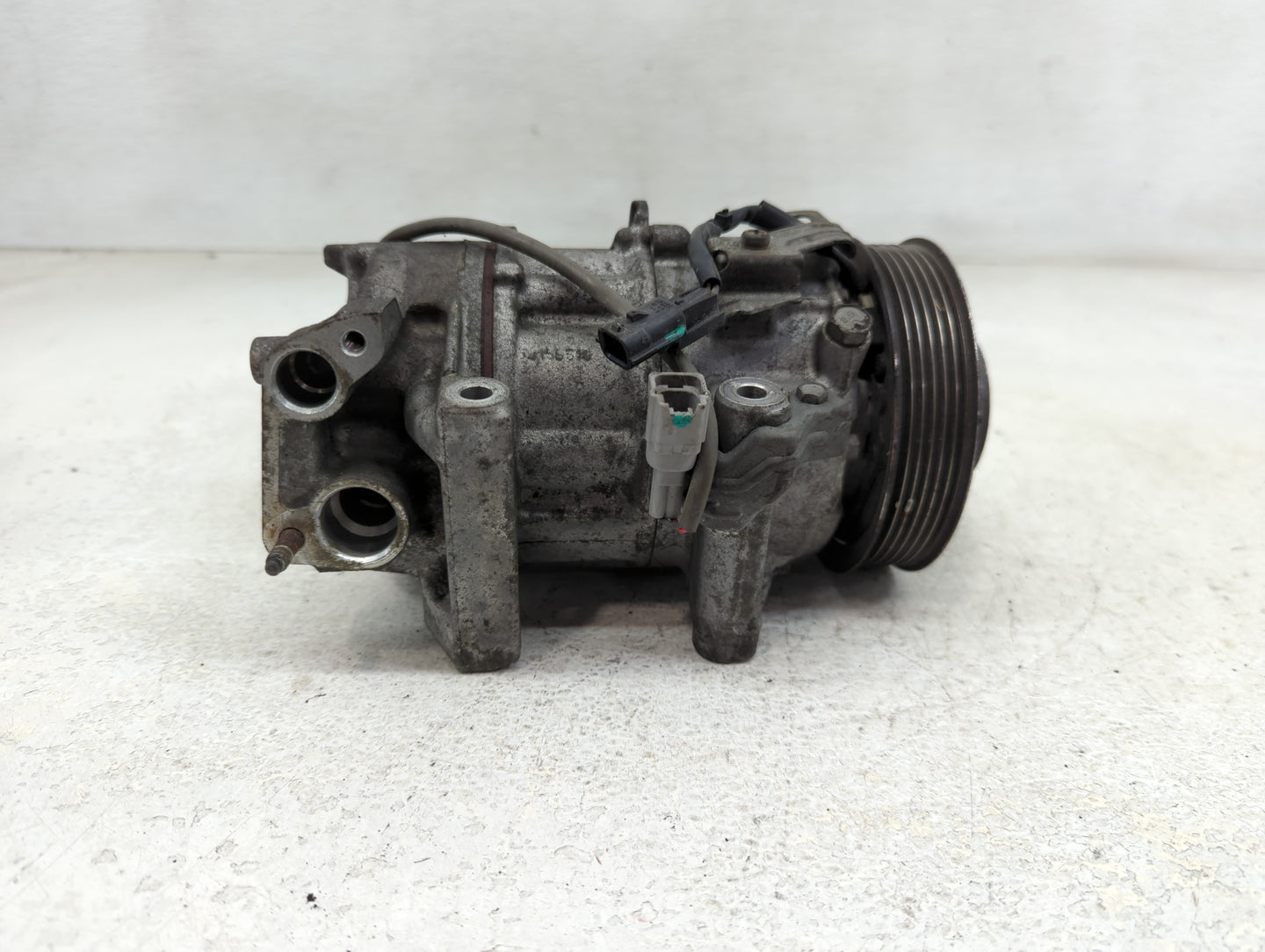 Chevrolet Suburban 1500 Air Conditioning A/c Ac Compressor Oem - Oemusedautoparts1.com