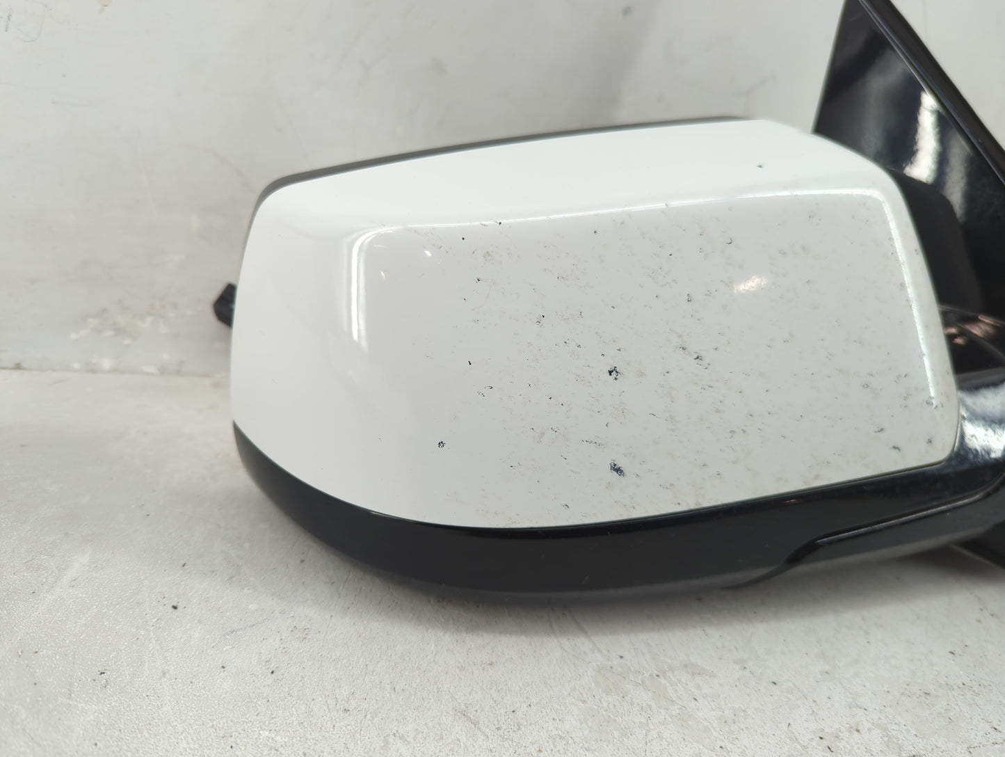 2019 Chevrolet Suburban 1500 Passenger Side View Mirror - Right Door Mirror OEM Used - Oemusedautoparts1.com