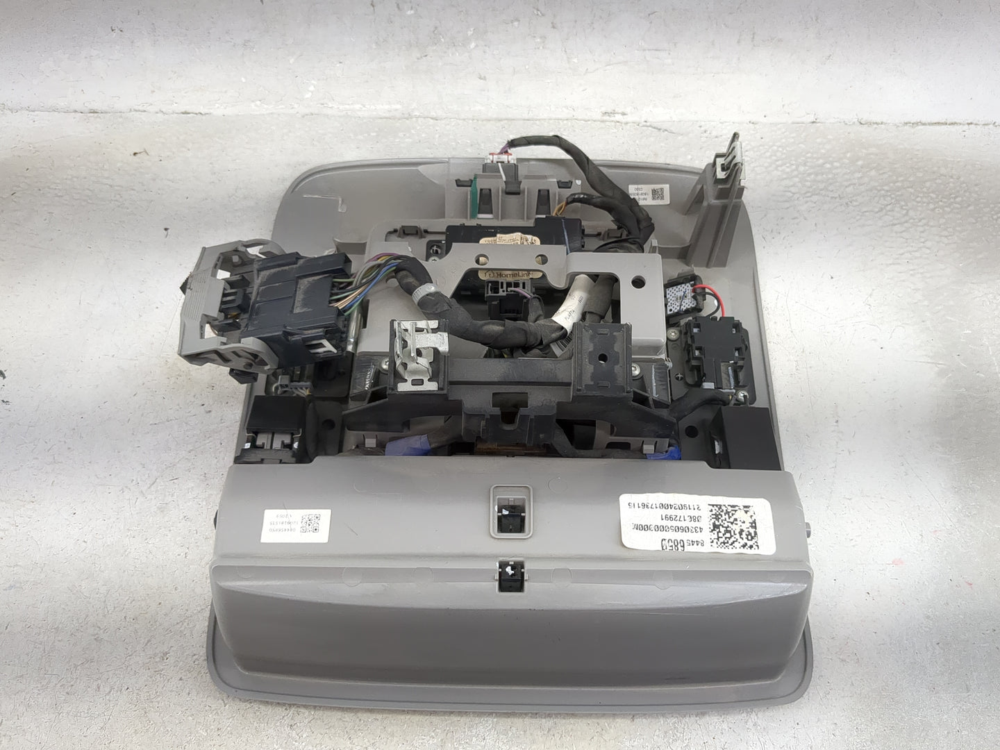 Chevrolet Suburban 1500 Overhead Roof Console Gray - Oemusedautoparts1.com