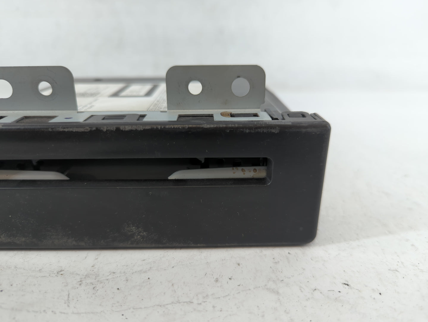 Chevrolet Suburban 1500 Am Fm Cd Player Radio Receiver - Oemusedautoparts1.com