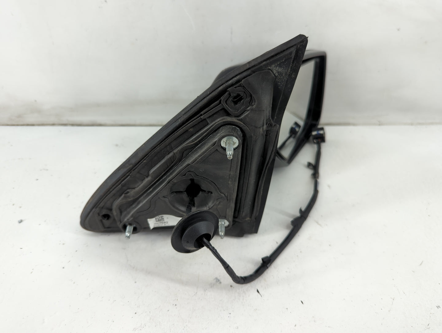 2015-2020 Chevrolet Tahoe Passenger Side View Mirror - Right Door Mirror OEM Used - Oemusedautoparts1.com