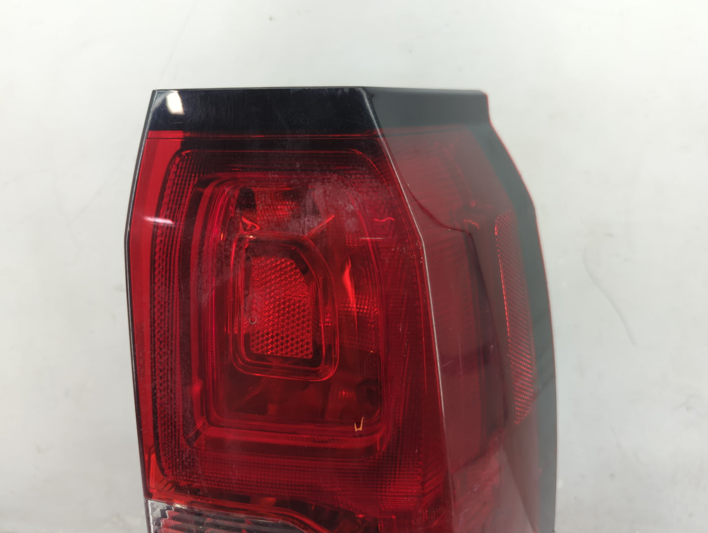 2015-2020 Chevrolet Tahoe Tail Light Assembly Passenger Right OEM P/N:23407433 Fits Fits 2015 2016 2017 2018 2019 2020 OEM U