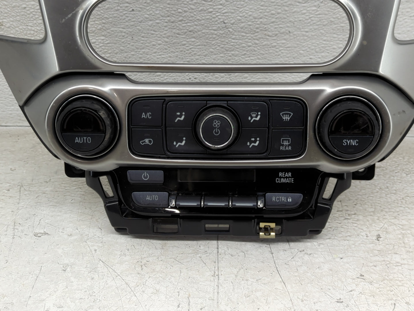 2017-2020 Chevrolet Tahoe Climate Control Module Temperature AC/Heater Replacement P/N:815372982 84258727 Fits OEM Used Auto