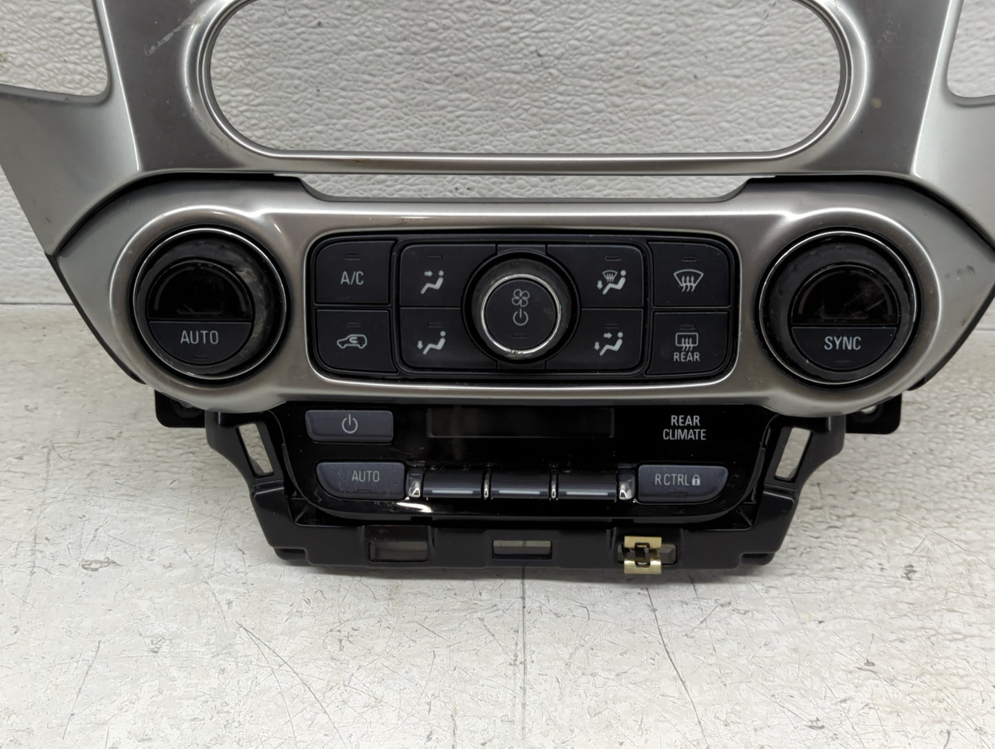 2017-2020 Chevrolet Tahoe Climate Control Module Temperature AC/Heater Replacement P/N:815372982 84258727 Fits OEM Used Auto