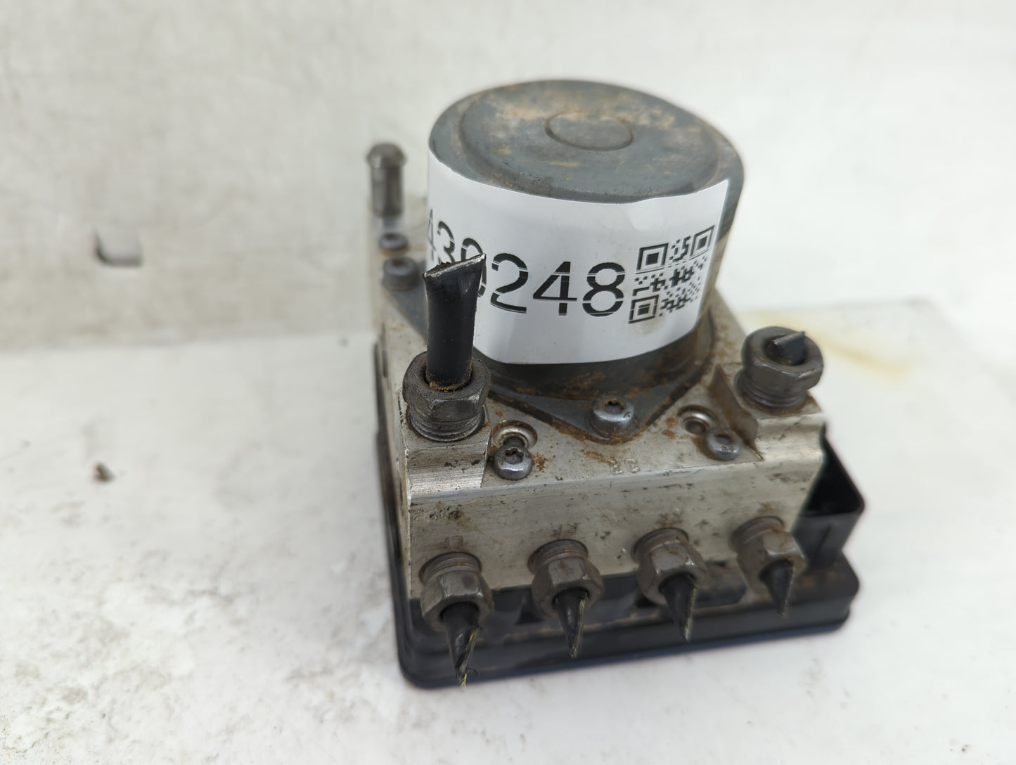 2019-2020 Chevrolet Tahoe ABS Pump Control Module Replacement P/N:84384398 Fits Fits 2017 2018 2019 2020 OEM Used Auto Parts