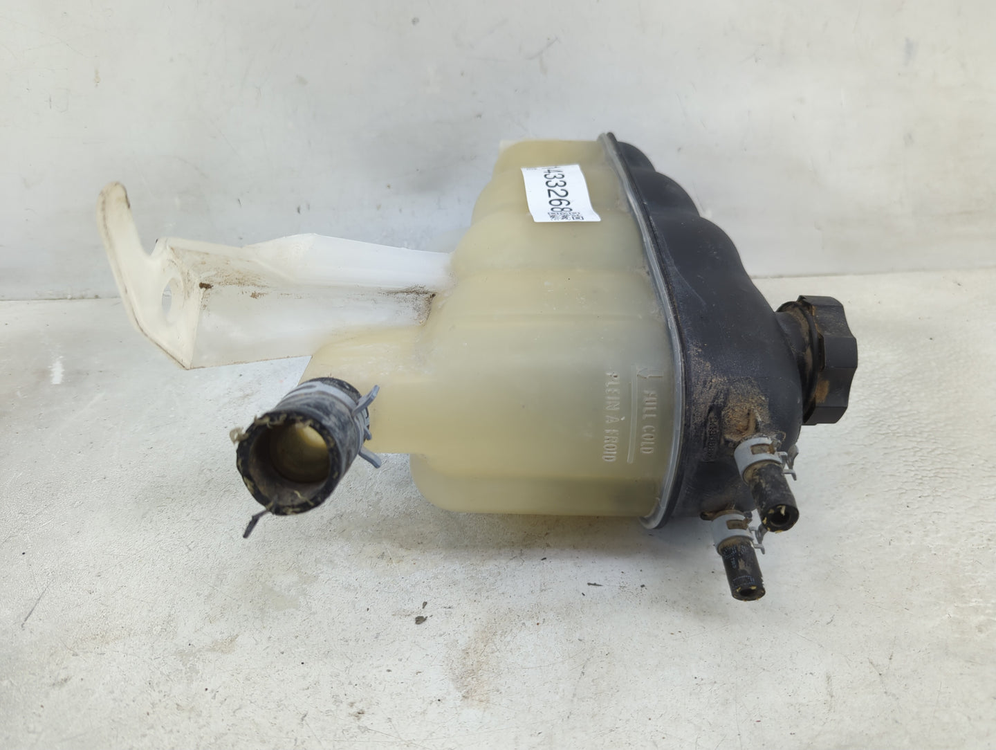 2015 Chevrolet Tahoe Radiator Coolant Overflow Expansion Tank Bottle - Oemusedautoparts1.com