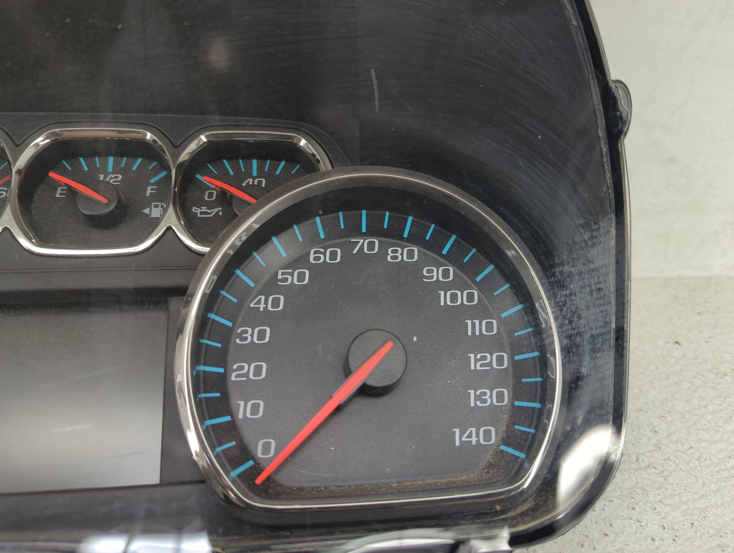 2018-2020 Chevrolet Tahoe Instrument Cluster Speedometer Gauges P/N:84597916 Fits Fits 2018 2019 2020 OEM Used Auto Parts - 