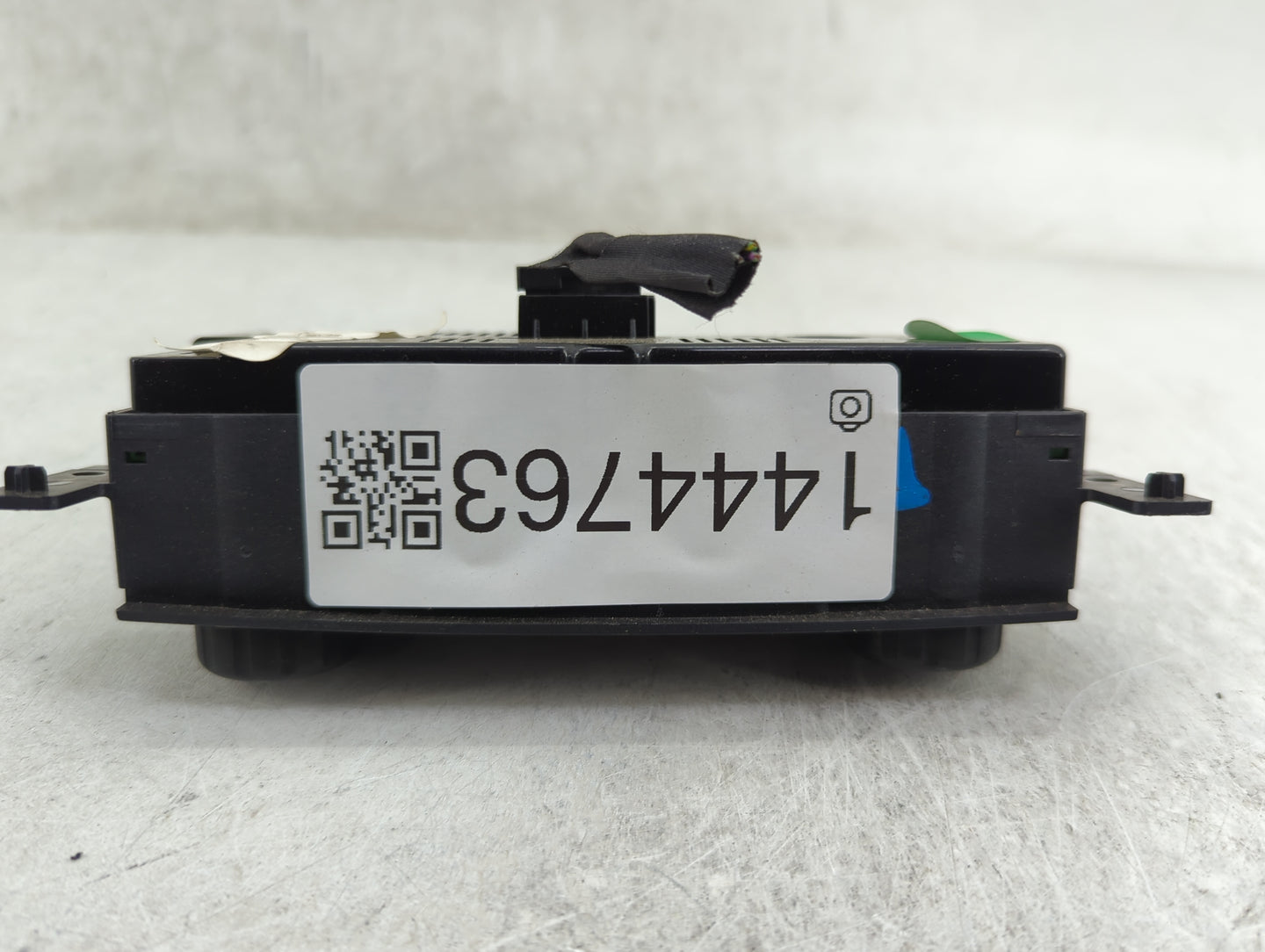 2015-2020 Chevrolet Tahoe Climate Control Module Temperature AC/Heater Replacement P/N:23467327 3320100000000X Fits OEM Used