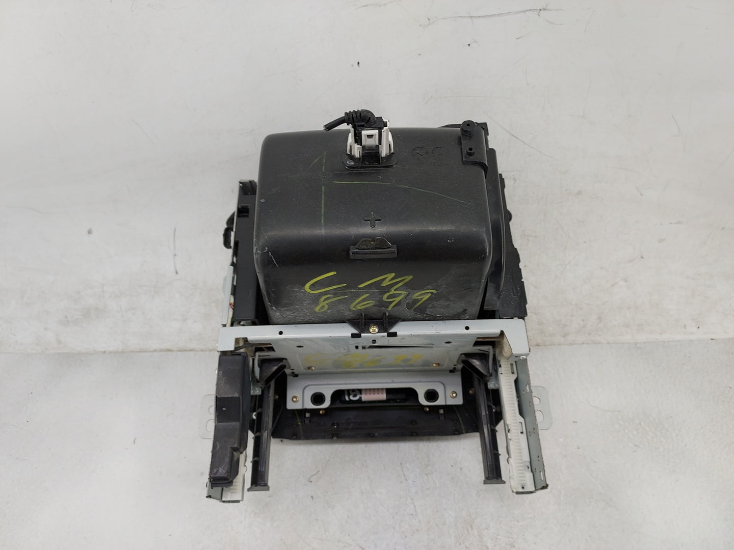 2017-2020 Chevrolet Tahoe Radio Control Panel - Oemusedautoparts1.com
