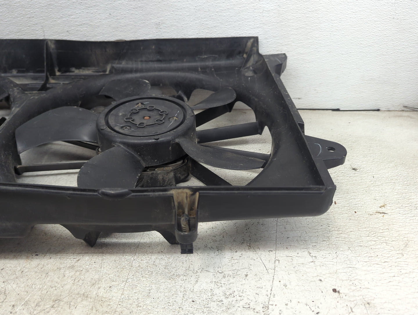 2015-2020 Chevrolet Tahoe Electric Radiator Cooling Fan Motor Assembly P/N:23287376 00812803176 Fits OEM Used Auto Parts - O
